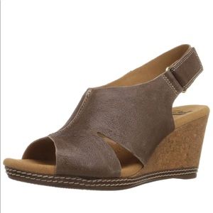 NIB Clarks Helio Float Wedge Sandals